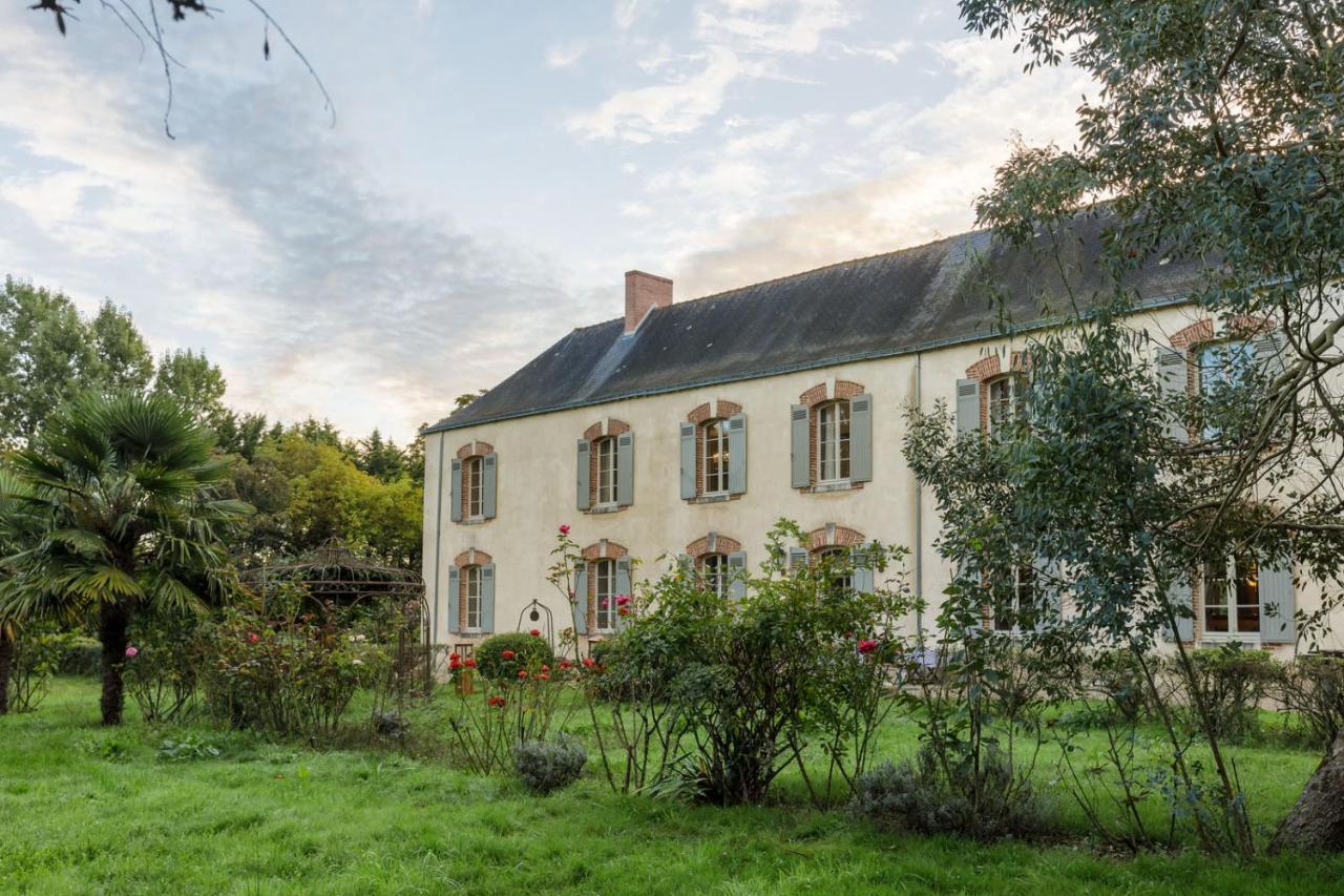 Manoir De Bel Ebat Hotell Crossac Exteriör bild